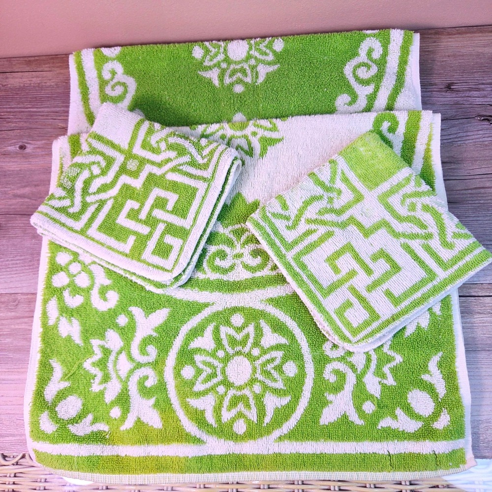 Vintage Montgomery Ward Towel Set Lime Green Greek Key Medallion 4pc Retro MCM